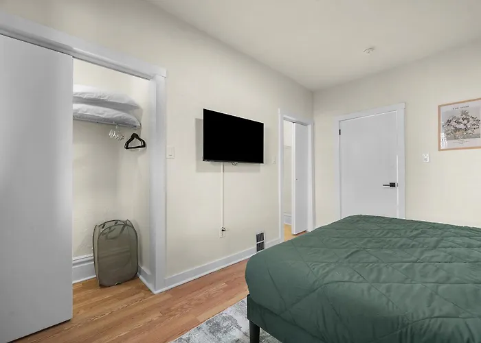 Squirrel Hill Chic Spacious 1br Parking Gym Apartment Pittsburgh