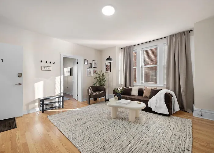 Squirrel Hill Chic Spacious 1br Parking Gym