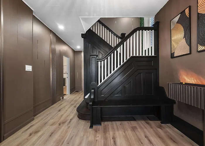 Squirrel Hill Chic Spacious 1br Parking Gym Pittsburgh