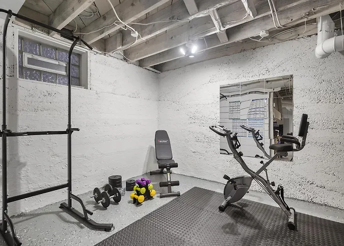 Apartment Squirrel Hill Chic Spacious 1br Parking Gym Pittsburgh