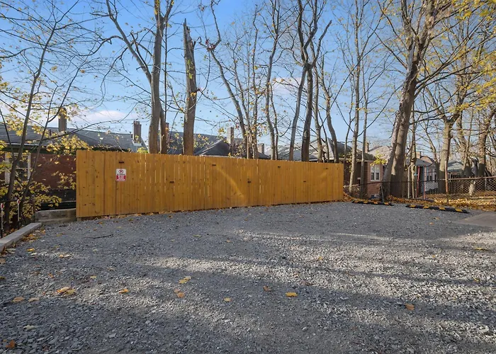 Squirrel Hill Chic Spacious 1br Parking Gym